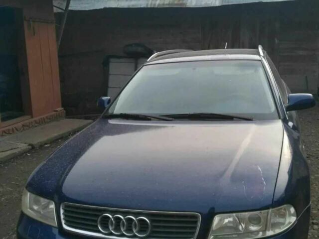 Синій Ауді А4, об'ємом двигуна 1.8 л та пробігом 267 тис. км за 3800 $, фото 1 на Automoto.ua