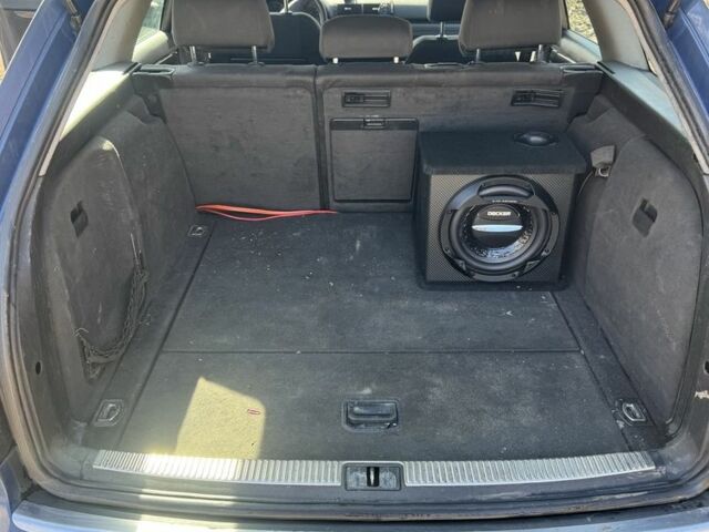 Синий Ауди А4, объемом двигателя 1.9 л и пробегом 358 тыс. км за 3234 $, фото 1 на Automoto.ua