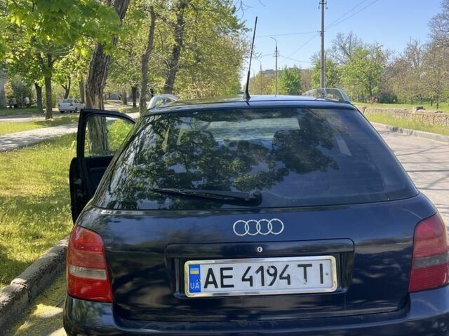Синій Ауді А4, об'ємом двигуна 1.9 л та пробігом 350 тис. км за 2500 $, фото 1 на Automoto.ua