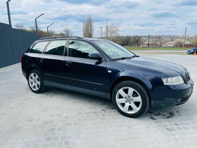 Синій Ауді А4, об'ємом двигуна 1.8 л та пробігом 267 тис. км за 4500 $, фото 1 на Automoto.ua
