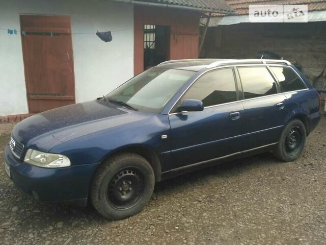 Синий Ауди А4, объемом двигателя 1.8 л и пробегом 267 тыс. км за 3900 $, фото 1 на Automoto.ua
