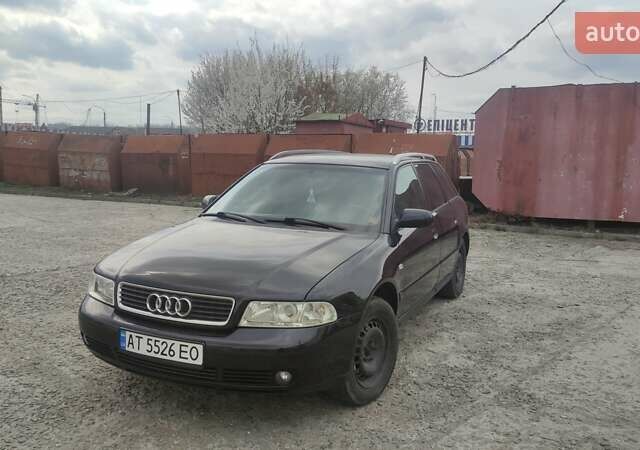 Синий Ауди А4, объемом двигателя 1.6 л и пробегом 268 тыс. км за 3500 $, фото 1 на Automoto.ua