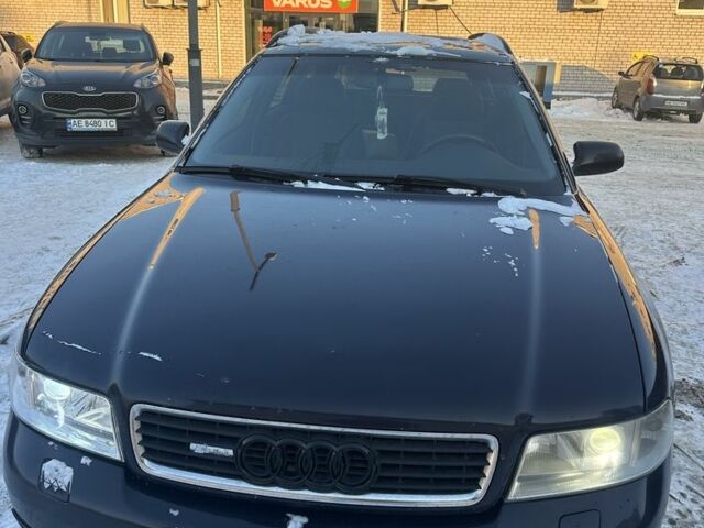 Синий Ауди А4, объемом двигателя 2.5 л и пробегом 482 тыс. км за 3350 $, фото 1 на Automoto.ua