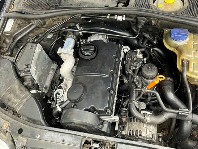 Синий Ауди А4, объемом двигателя 1.9 л и пробегом 360 тыс. км за 2400 $, фото 1 на Automoto.ua