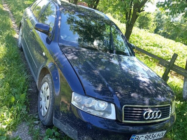 Синій Ауді А4, об'ємом двигуна 1.6 л та пробігом 198 тис. км за 11111 $, фото 1 на Automoto.ua