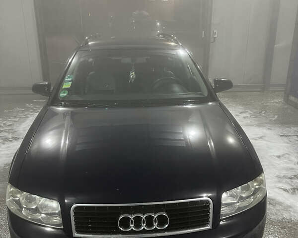 Синий Ауди А4, объемом двигателя 2 л и пробегом 200 тыс. км за 4000 $, фото 1 на Automoto.ua