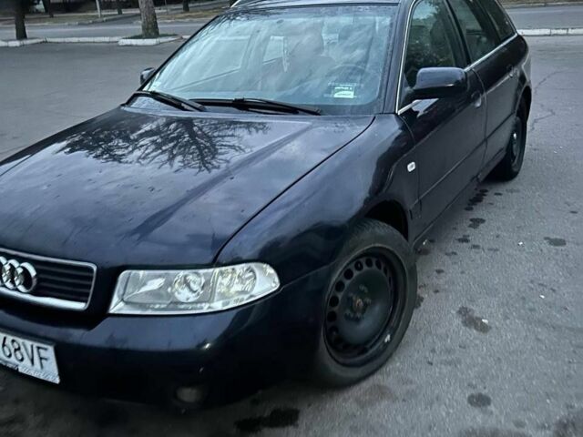 Синий Ауди А4, объемом двигателя 2 л и пробегом 1000 тыс. км за 1900 $, фото 1 на Automoto.ua