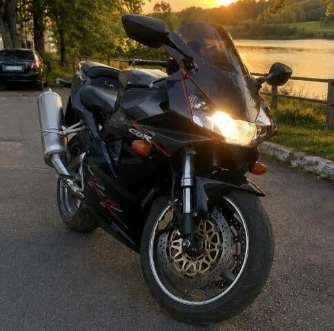 Синий Ауди А4, объемом двигателя 1.9 л и пробегом 418 тыс. км за 2508 $, фото 1 на Automoto.ua