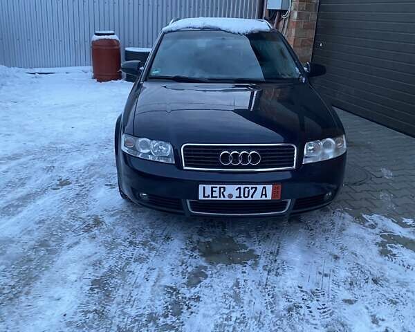 Синий Ауди А4, объемом двигателя 1.6 л и пробегом 312 тыс. км за 4500 $, фото 1 на Automoto.ua