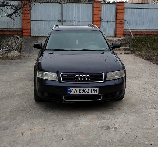 Синий Ауди А4, объемом двигателя 2.5 л и пробегом 270 тыс. км за 4250 $, фото 1 на Automoto.ua