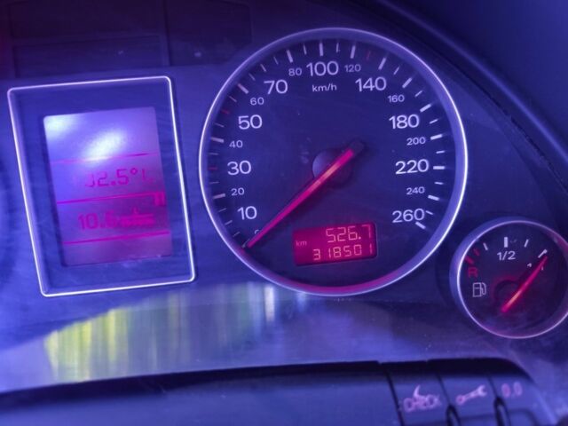 Синій Ауді А4, об'ємом двигуна 2.5 л та пробігом 320 тис. км за 3002 $, фото 1 на Automoto.ua