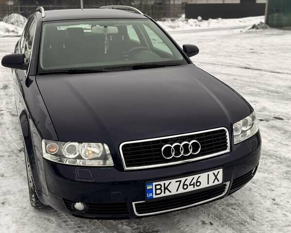 Синий Ауди А4, объемом двигателя 2 л и пробегом 320 тыс. км за 5300 $, фото 1 на Automoto.ua