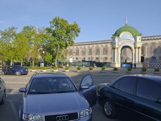 Синий Ауди А4, объемом двигателя 1.9 л и пробегом 429 тыс. км за 3600 $, фото 1 на Automoto.ua