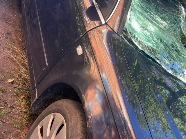 Синій Ауді А4, об'ємом двигуна 2 л та пробігом 300 тис. км за 2209 $, фото 1 на Automoto.ua