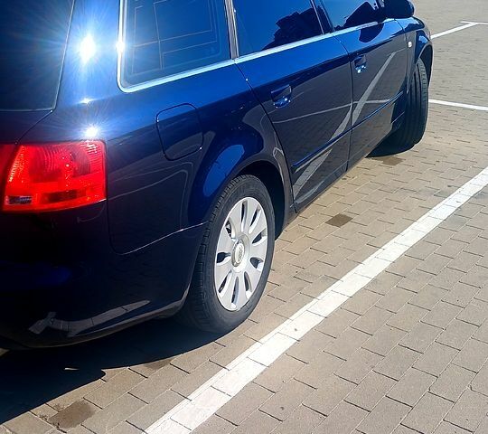 Синій Ауді А4, об'ємом двигуна 1.8 л та пробігом 202 тис. км за 8500 $, фото 1 на Automoto.ua