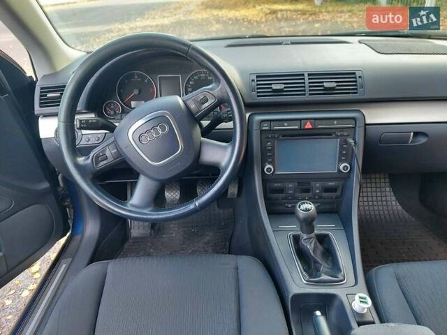 Синій Ауді А4, об'ємом двигуна 2 л та пробігом 225 тис. км за 8800 $, фото 1 на Automoto.ua