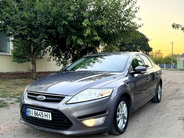 Синий Ауди А4, объемом двигателя 1.6 л и пробегом 230 тыс. км за 6299 $, фото 1 на Automoto.ua