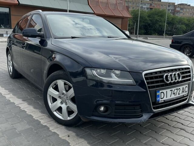 Синий Ауди А4, объемом двигателя 2 л и пробегом 420 тыс. км за 9500 $, фото 1 на Automoto.ua
