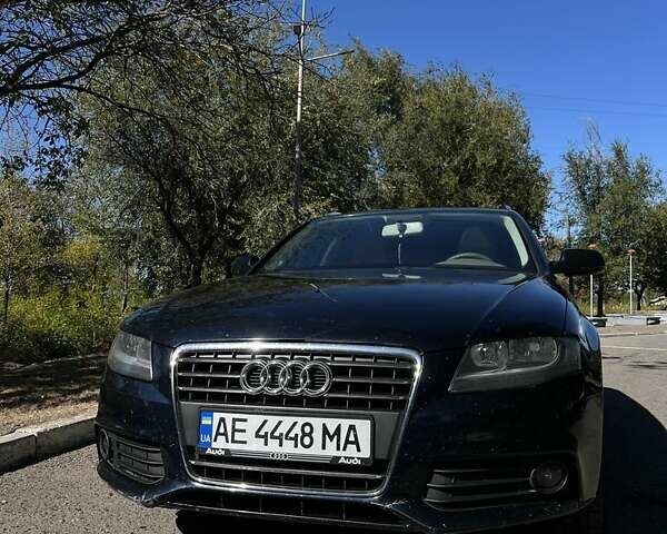 Синий Ауди А4, объемом двигателя 2 л и пробегом 420 тыс. км за 6000 $, фото 1 на Automoto.ua
