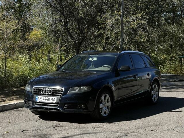 Синий Ауди А4, объемом двигателя 2 л и пробегом 420 тыс. км за 6000 $, фото 1 на Automoto.ua