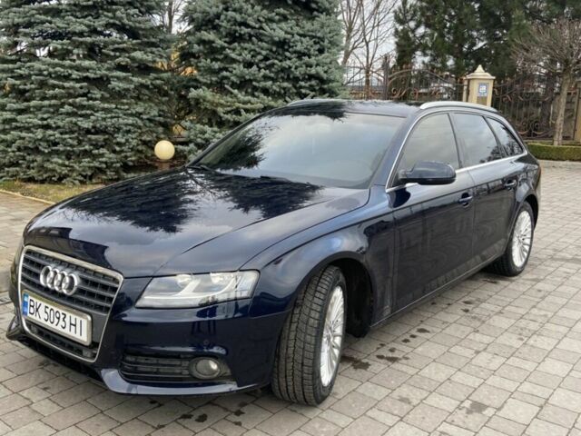 Синий Ауди А4, объемом двигателя 2 л и пробегом 275 тыс. км за 9400 $, фото 1 на Automoto.ua