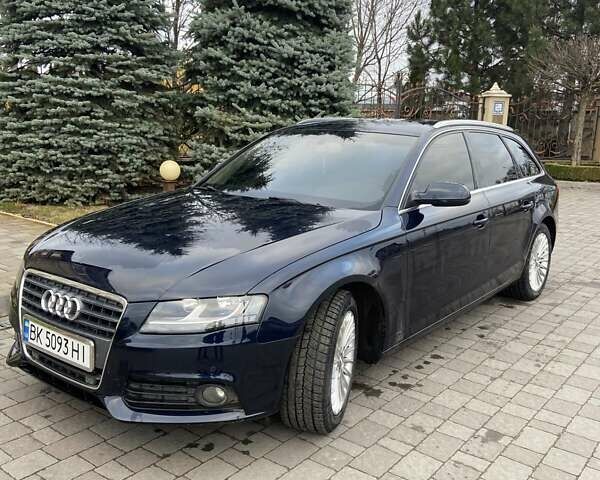 Синий Ауди А4, объемом двигателя 2 л и пробегом 275 тыс. км за 9400 $, фото 1 на Automoto.ua