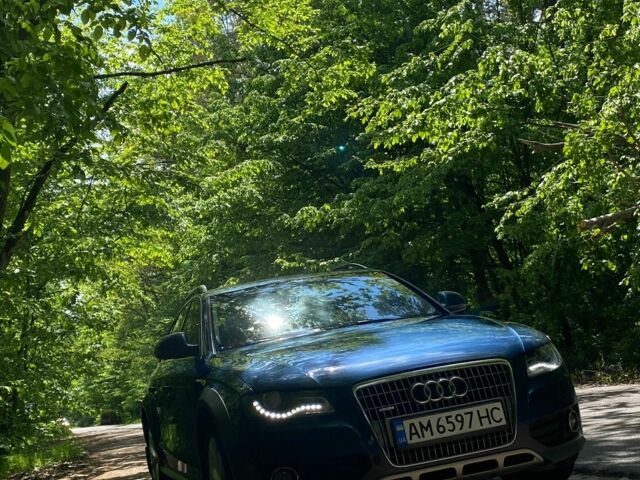 Синий Ауди А4, объемом двигателя 2 л и пробегом 248 тыс. км за 10300 $, фото 1 на Automoto.ua