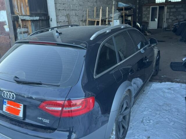 Синий Ауди А4, объемом двигателя 2 л и пробегом 200 тыс. км за 3500 $, фото 1 на Automoto.ua