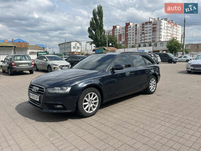 Синий Ауди А4, объемом двигателя 2 л и пробегом 308 тыс. км за 9500 $, фото 1 на Automoto.ua