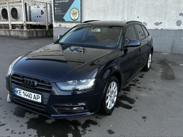 Синій Ауді А4, об'ємом двигуна 2 л та пробігом 267 тис. км за 11800 $, фото 1 на Automoto.ua