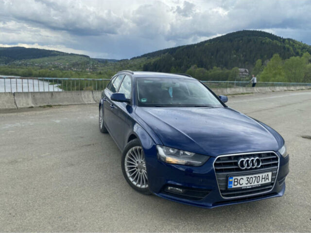 Синій Ауді А4, об'ємом двигуна 2 л та пробігом 262 тис. км за 12500 $, фото 1 на Automoto.ua