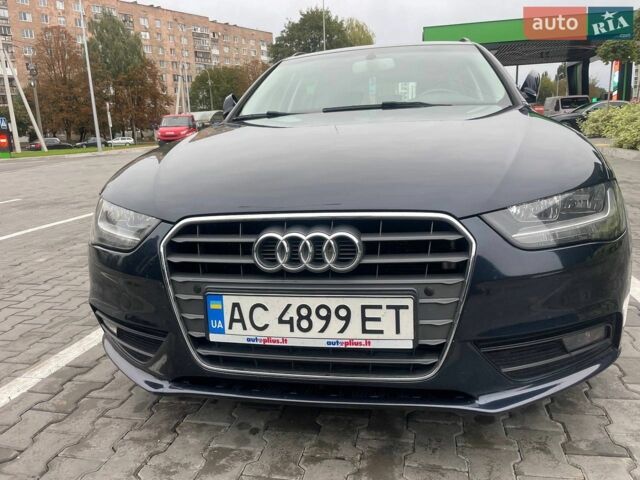 Синий Ауди А4, объемом двигателя 2 л и пробегом 250 тыс. км за 11800 $, фото 1 на Automoto.ua