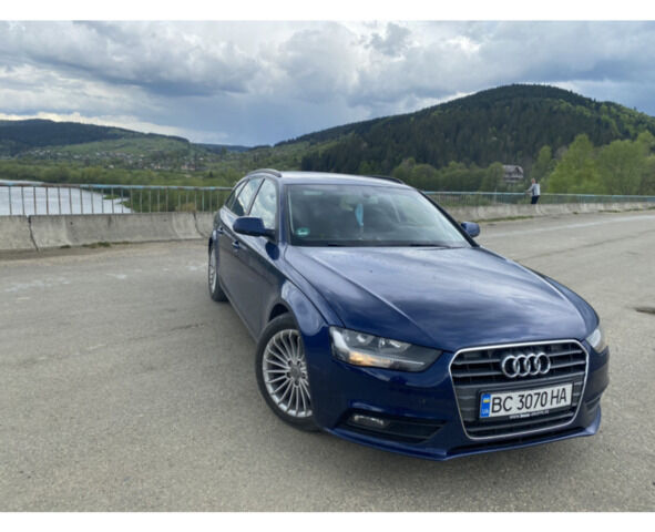 Синий Ауди А4, объемом двигателя 2 л и пробегом 262 тыс. км за 12500 $, фото 1 на Automoto.ua