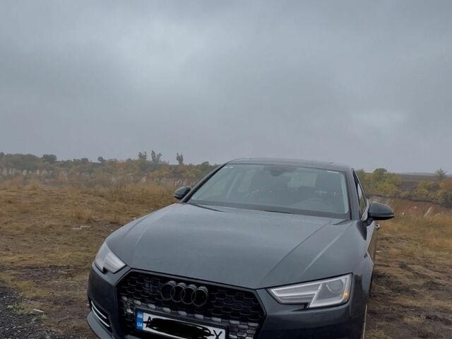 Синий Ауди А4, объемом двигателя 2 л и пробегом 290 тыс. км за 15500 $, фото 1 на Automoto.ua