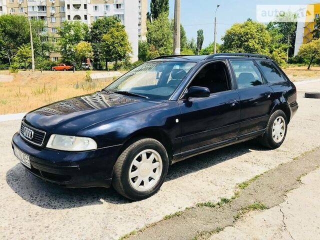 Синий Ауди А4, объемом двигателя 2.5 л и пробегом 200 тыс. км за 1450 $, фото 1 на Automoto.ua