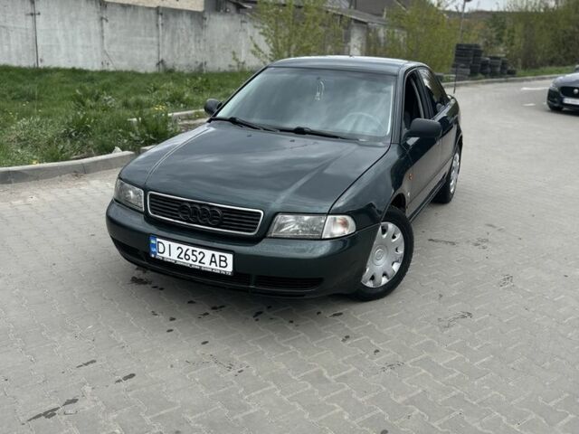 Зелений Ауді А4, об'ємом двигуна 1.8 л та пробігом 366 тис. км за 2708 $, фото 1 на Automoto.ua