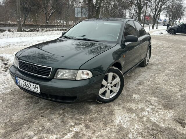 Зеленый Ауди А4, объемом двигателя 1.8 л и пробегом 354 тыс. км за 3700 $, фото 1 на Automoto.ua