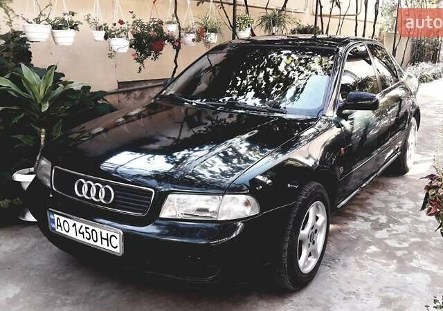 Зеленый Ауди А4, объемом двигателя 1.8 л и пробегом 370 тыс. км за 3400 $, фото 1 на Automoto.ua