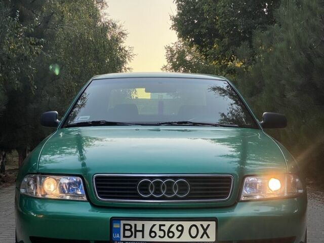 Зеленый Ауди А4, объемом двигателя 1.9 л и пробегом 350 тыс. км за 3800 $, фото 1 на Automoto.ua