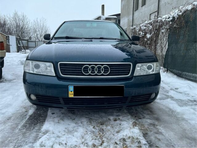 Зелений Ауді А4, об'ємом двигуна 1.8 л та пробігом 360 тис. км за 2000 $, фото 1 на Automoto.ua