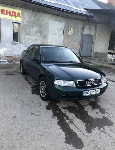 Зеленый Ауди А4, объемом двигателя 1.8 л и пробегом 256 тыс. км за 3700 $, фото 1 на Automoto.ua