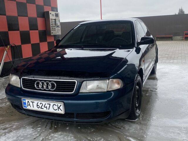 Зелений Ауді А4, об'ємом двигуна 1.6 л та пробігом 300 тис. км за 2554 $, фото 1 на Automoto.ua
