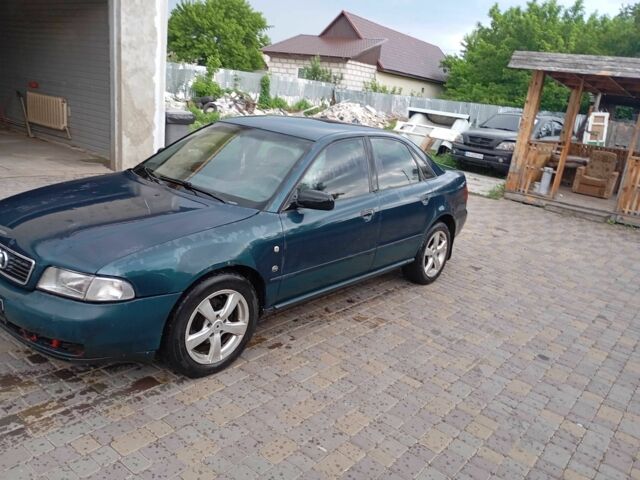 Зелений Ауді А4, об'ємом двигуна 1.6 л та пробігом 1 тис. км за 1345 $, фото 1 на Automoto.ua