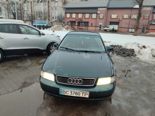 Зеленый Ауди А4, объемом двигателя 1.8 л и пробегом 300 тыс. км за 3605 $, фото 1 на Automoto.ua