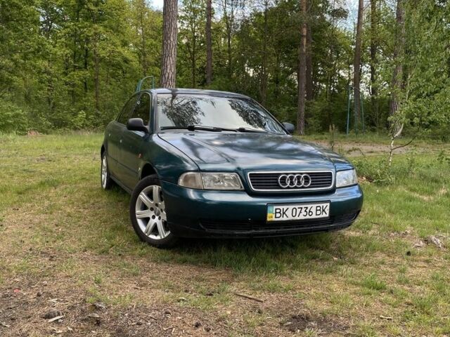 Зелений Ауді А4, об'ємом двигуна 1.8 л та пробігом 294 тис. км за 2750 $, фото 1 на Automoto.ua