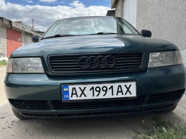 Зеленый Ауди А4, объемом двигателя 1.8 л и пробегом 240 тыс. км за 2500 $, фото 1 на Automoto.ua