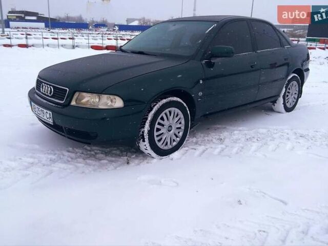 Зеленый Ауди А4, объемом двигателя 2.6 л и пробегом 250 тыс. км за 3650 $, фото 1 на Automoto.ua
