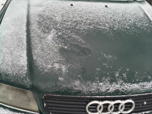 Зелений Ауді А4, об'ємом двигуна 1.8 л та пробігом 350 тис. км за 1250 $, фото 1 на Automoto.ua