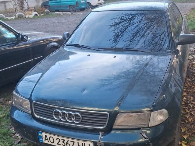 Зеленый Ауди А4, объемом двигателя 1.6 л и пробегом 310 тыс. км за 1662 $, фото 1 на Automoto.ua