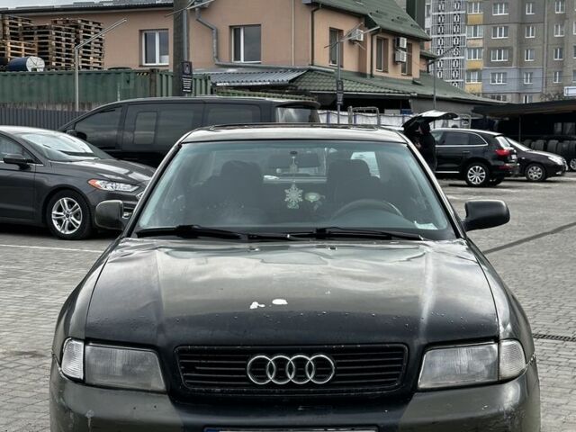 Зеленый Ауди А4, объемом двигателя 1.6 л и пробегом 200 тыс. км за 990 $, фото 1 на Automoto.ua